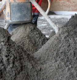 Полусухая цементно-песчаная смесь с армированием фиброволокном